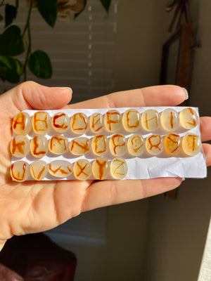 Agate Alphabet Set Indonesia