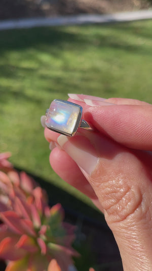 Moonstone Ring in Sterling Silver ~ Size 7 1/4